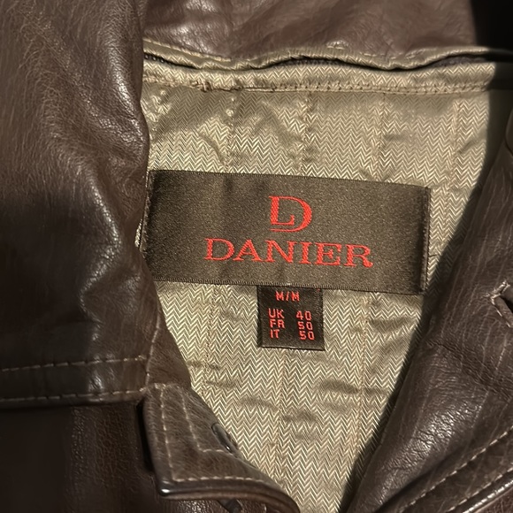 Danier men’s leather brown jacket - Picture 2 of 6